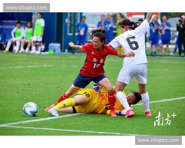 激战绿茵赛场双方鏖战九十分钟上演惊心动魄巅峰对决激烈角逐瞬间